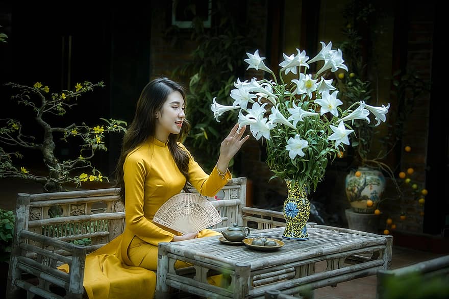 ao dai, мода, жена, виетнамски, Жълт Ао Дай, Виетнамска национална рокля, ветрило, традиционен, красота, красив, красива