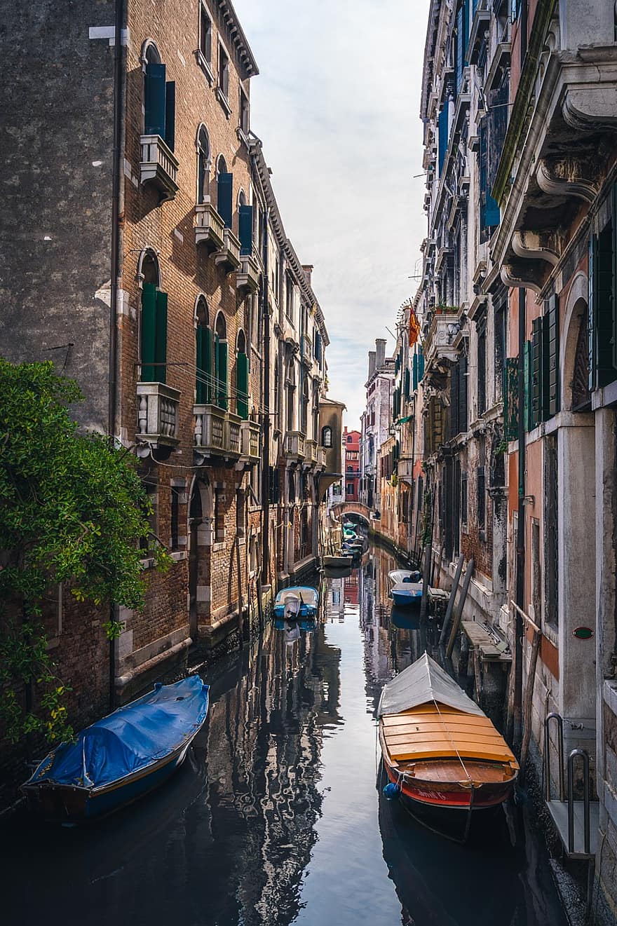 Venecija, kanalas, gondola, valtys, Venecijos gatvėse, pastatai, namų, europos architektūra, istorinis, vanduo, Italija