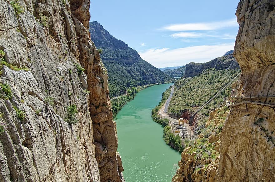 岩、峡谷、急な壁、谷、スペイン、アンダルシア、マラガ県、カミノデルレイ、カミニート・デル・レイ、王道、山岳