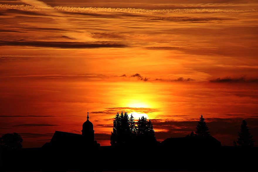 tramonto, sagome, villaggio, Chiesa, alberi, sole, nuvole, cieli arancioni, ora d'oro, retroilluminazione