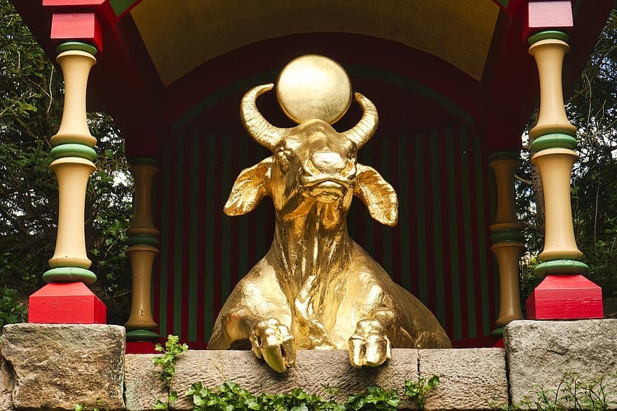 Stier, Kuh, Hörner, goldenes Kalb, Skulptur, Statue, Mythologie, Religion