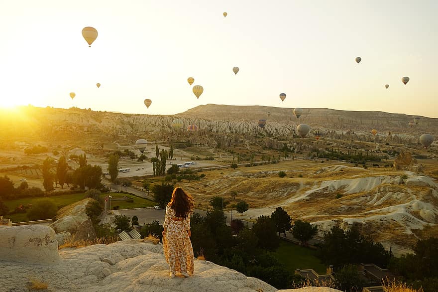 горячие воздушные шары, девушка, горные породы, горы, Посмотреть, надувные шарики, долина, приключение, путешествовать, Турция