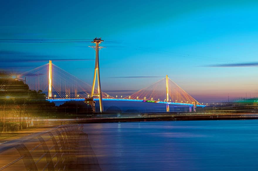 جسر باي تشاي ، ليل ، فيتنام