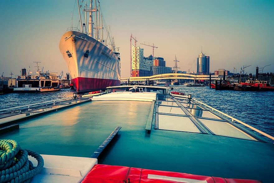 Ships, Port, Ship Yard, Pier, Elbe, Container Ship, Hamburg, Port Of Hamburg, Freighter, Shipping, River