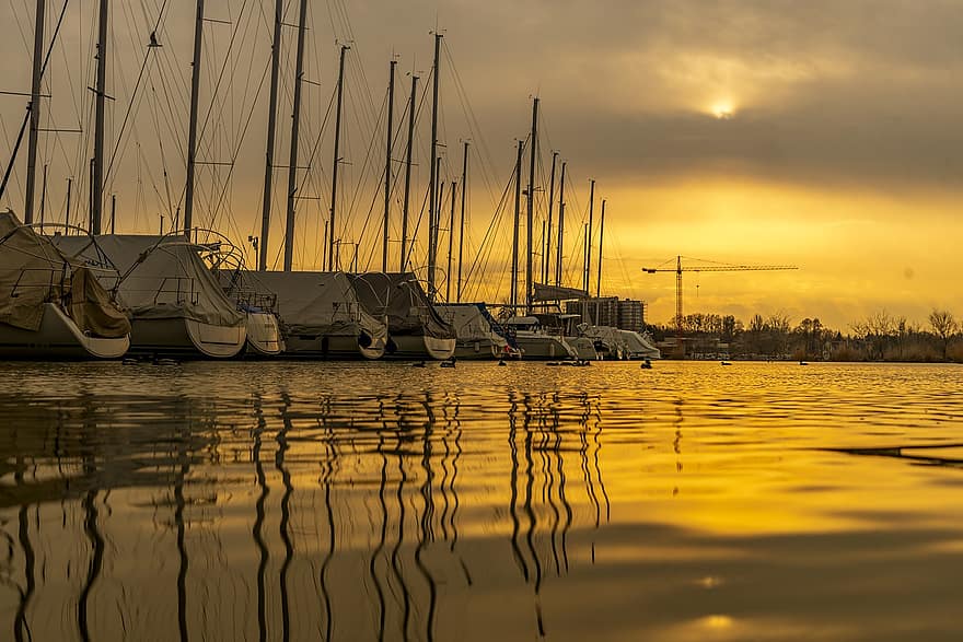 Balaton-innsjøen, solnedgang, havn, Ungarn, marina, skumring, nautisk fartøy, vann, yacht, seilbåt, seiling