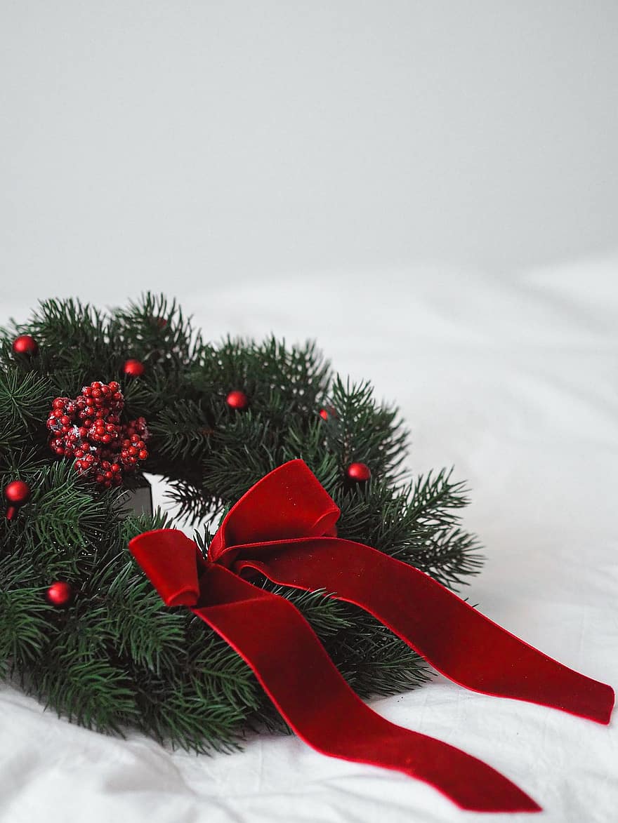 Ziemassvētku vainags, Ziemassvētku laiks, Ziemassvētku dekors, apdare, svinības, fona, sezonā, ziemā, tuvplāns, dāvana, koks