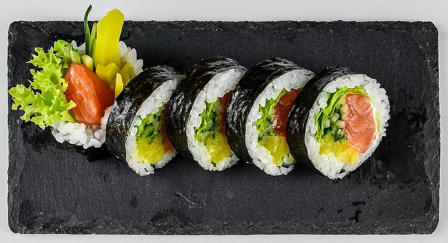 sushi, sushi ruller, maki, japansk mat, mat, sjømat, måltid, gourmet, friskhet, lunsj, rullet opp