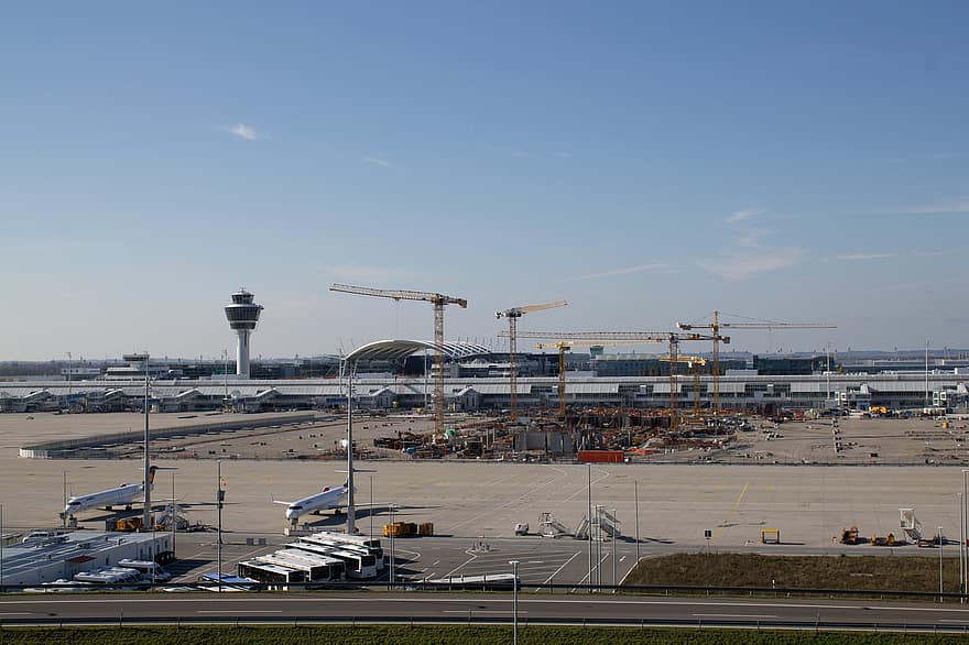 航空機、空港、航空、航空会社、旅客機、飛行機、クレーン、輸送、交通手段、ミュンヘン