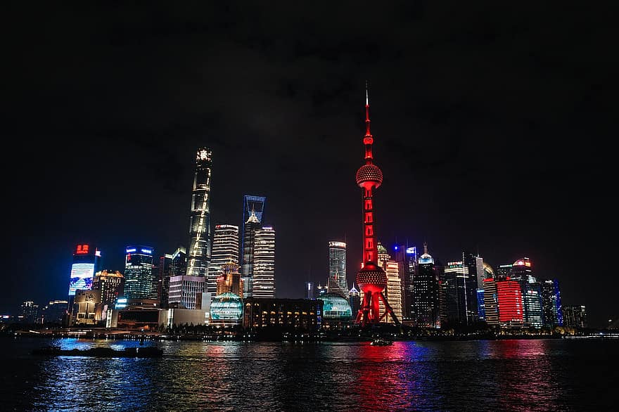 シティ、旅行、観光、上海、夜、超高層ビル、街並み、有名な場所、都市のスカイライン、建築、夕暮れ