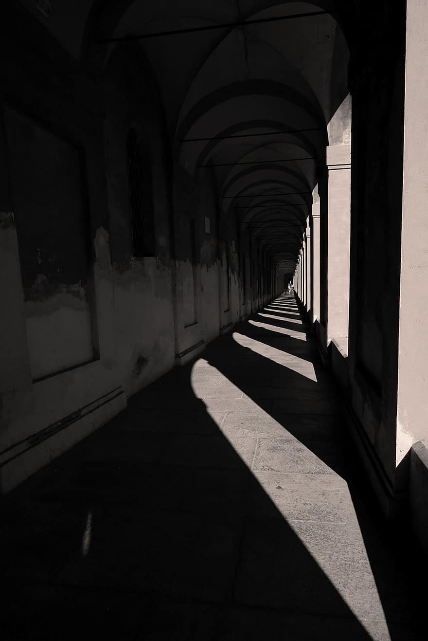 イタリア、ボローニャ、廊下、ポーチコ、建築、黒と白、消失点、古い、屋内で、不気味な、ダーク