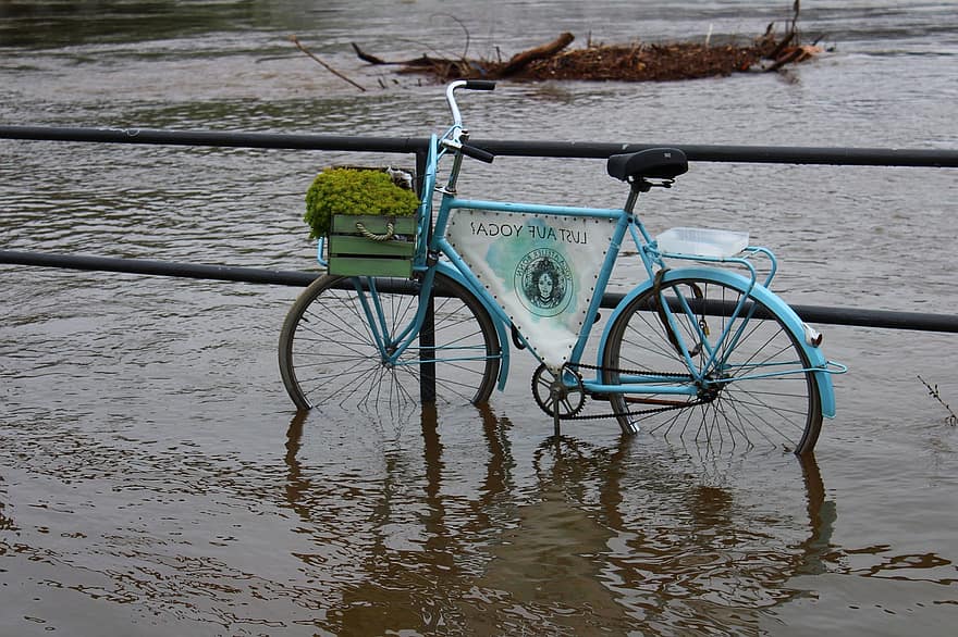 jízdní kolo, zaplavit, cyklistika, kolo, voda, tok, povodně, městské kolo, přeprava, kanál, dopravy