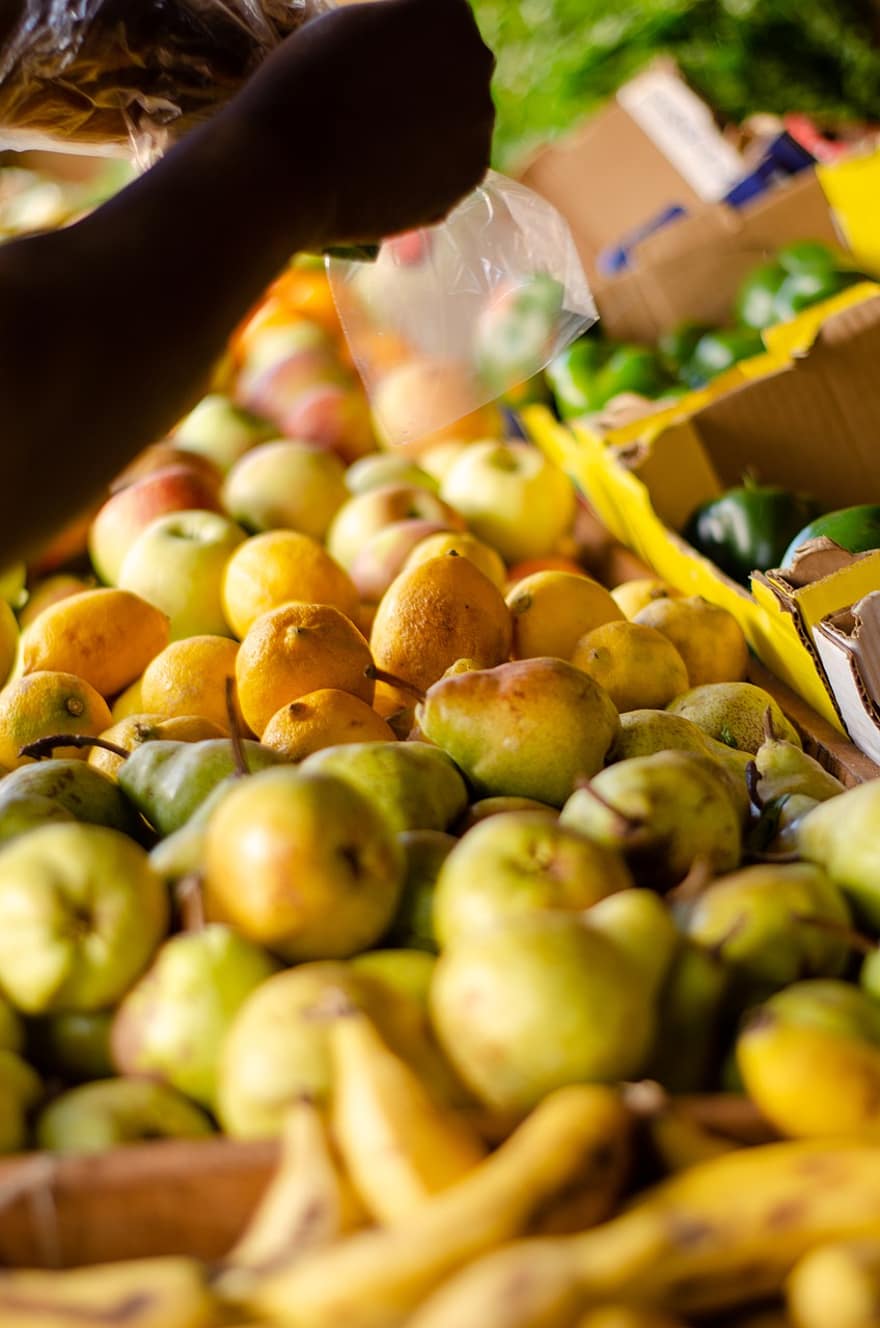 vaisiai, turgus, vaisių stendas, kriaušės, obuoliai, bananus, maisto, šviežias, sveikas, subrendęs, ekologiškas