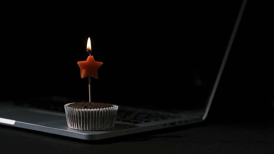 bolo, vela, aniversário, celebração, tradição, presente, fechar-se, chama, tecnologia, computador portátil, Sombrio