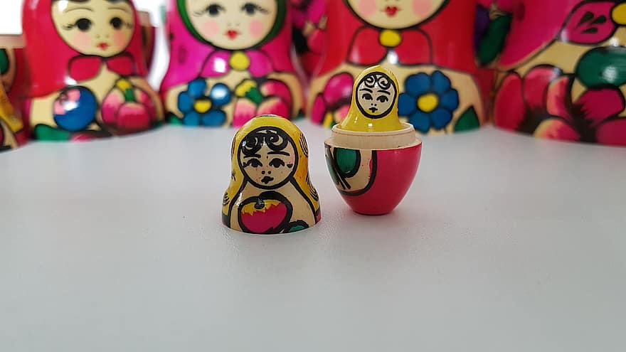 Matroschka-Puppen, Spielzeuge, russische Puppe, Kunsthandwerk, Russisch
