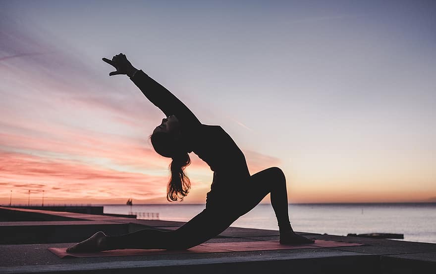yoga, al aire libre, amanecer, meditación, aptitud, rutina de ejercicio, ejercicio, mujer, crepúsculo, haciendo ejercicio, puesta de sol