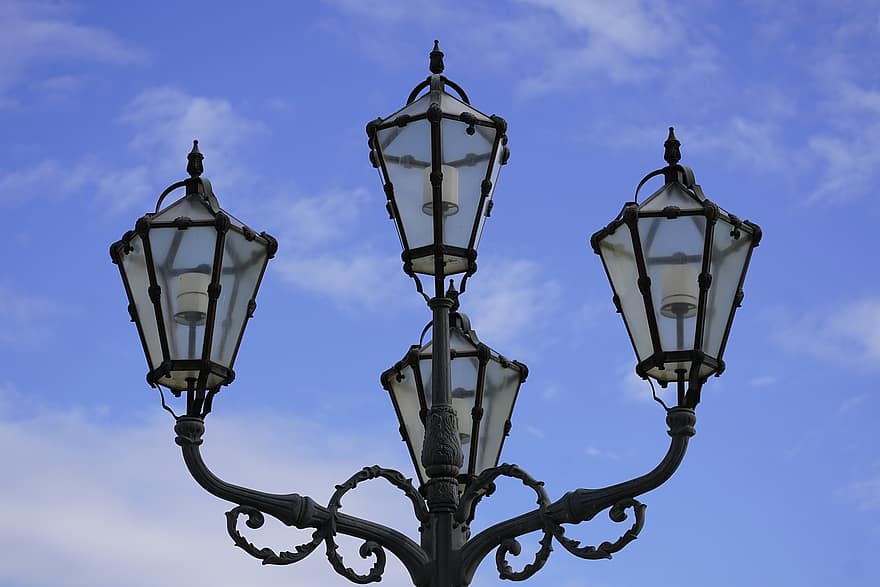 gadelampe, lygtepæl, lanterne, elektrisk lampe, gadebelysning, belysningsudstyr, blå, gammel, glas, metal, gammeldags
