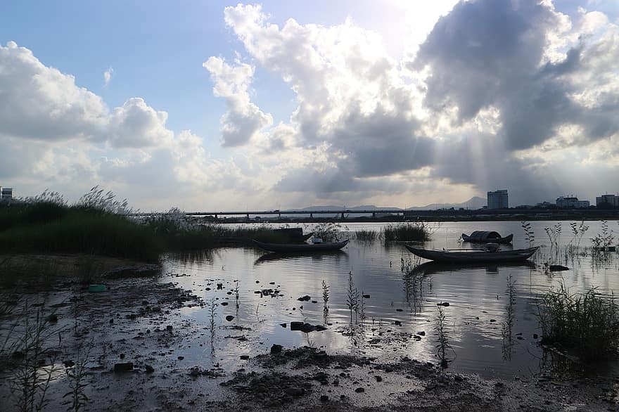 トラクック川、クアンガイ、ベトナム、雲、湿地、晴れた日の午後、日没、風景、水、夏、航海船