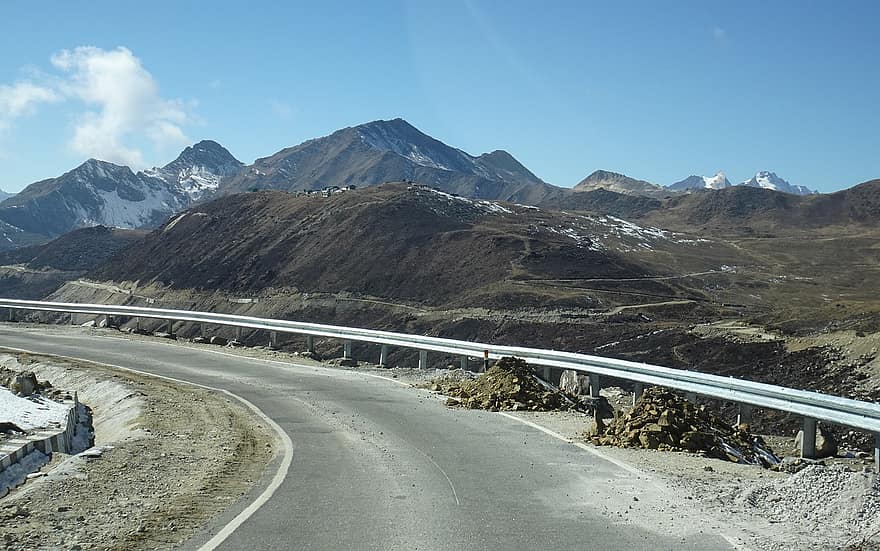 Bum La Pass, vei, fjellene, grense, Stor høyde, Himalaya, Indo-tibetansk grense, Tawang, Arunachal, fjell, landskap