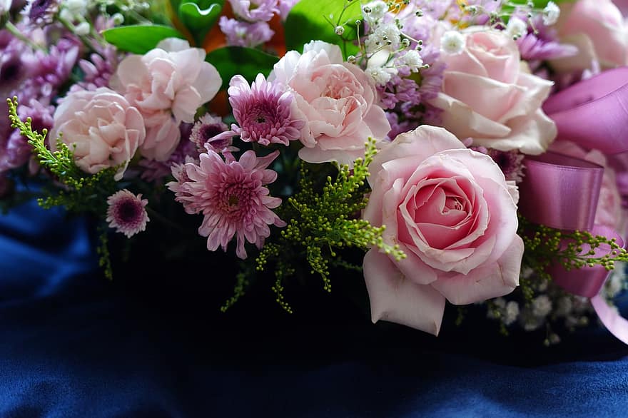 róże, chryzantemy, kwiaty, bukiet, płatki, kwiat, kompozycja kwiatowa, dekoracyjny