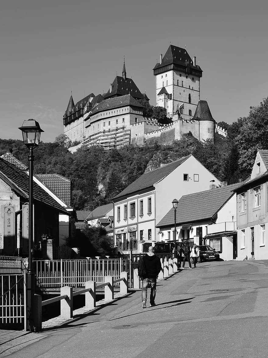 karlštejn slott, gotisk slott, Karlstejn, Tsjekkisk Republikk, borg, arkitektur, monokrom, berømt sted, svart og hvit, reise, turisme