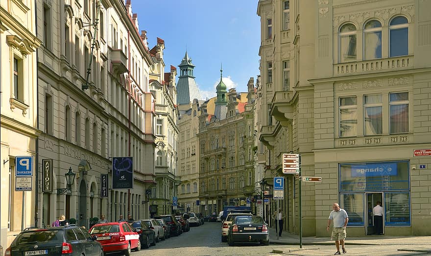 Gebäude, Straße, Autos, Fußgänger, Menschen, Stadt, städtisch, Stadt leben, Stadtbild, Landschaft, Prag