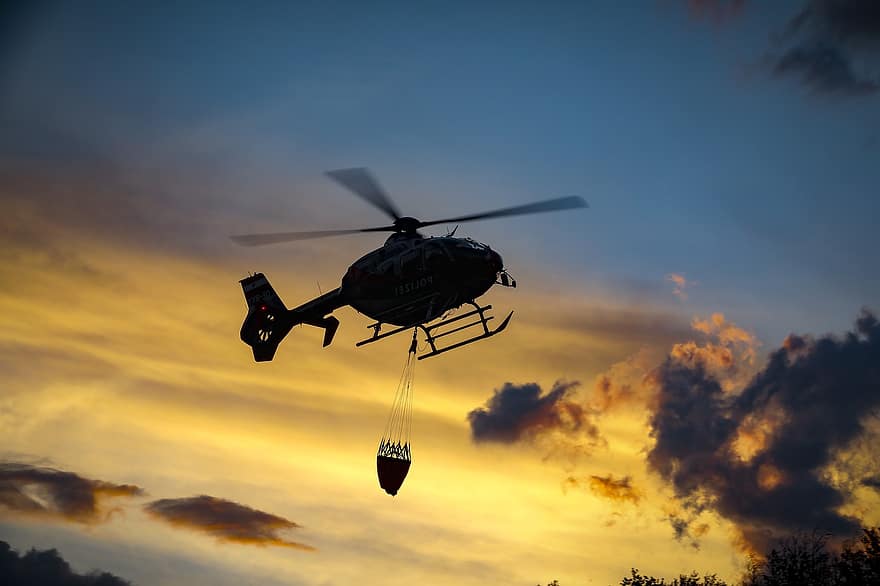 helikopter, emmer, Brand blussen, vlucht, brandbestrijding vanuit de lucht, brandweer, Eurocopter Ec135, vliegtuig, Oostenrijk, hemel, zonsondergang