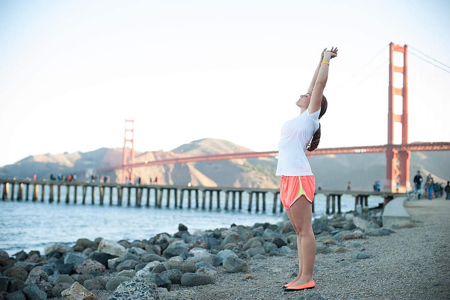 жена, разтягане, на открито, мост, крайбрежие, йога, фитнес, упражнение, уелнес, медитация, начин на живот