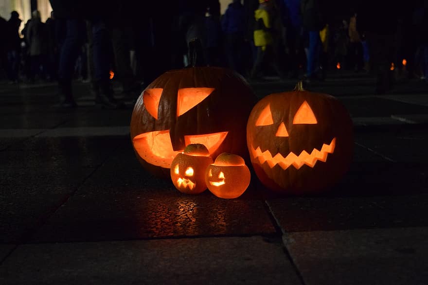 Halloween, Pumpkins, Lanterns, Jack-o'-lanterns, Carving, Pumpkin Carving, Decors, Decorations, Halloween Decorations, Illuminated