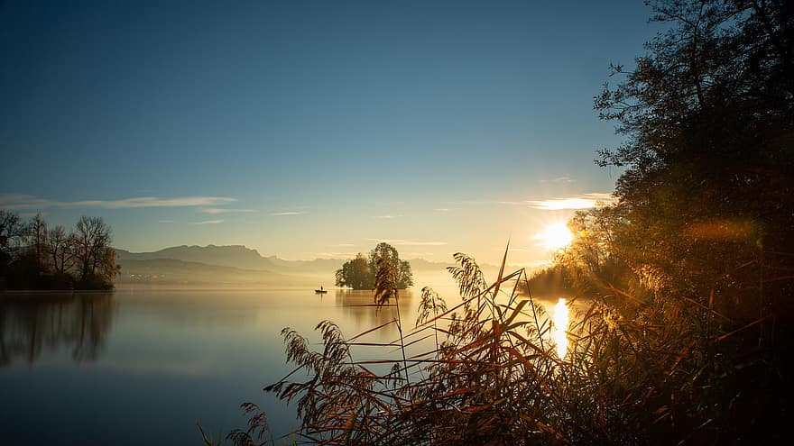 lac, dimineaţă, răsărit, apă, barcă, pescar, munţi, copaci, peisaj, insulă, soare