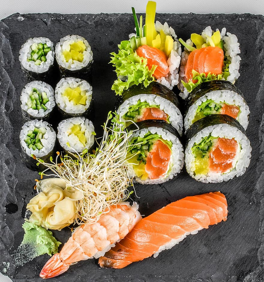 sushi, sushi tekercsek, maki, japán étel, élelmiszer, tenger gyümölcsei, ínyenc, étkezés, frissesség, tányér, kultúrák