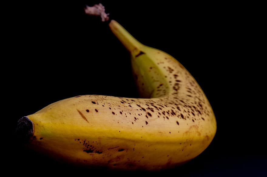 banán, gyümölcs, élelmiszer, érett banán, bezár, közelkép, sárga, makró, fekete háttér, egyetlen objektum, növény
