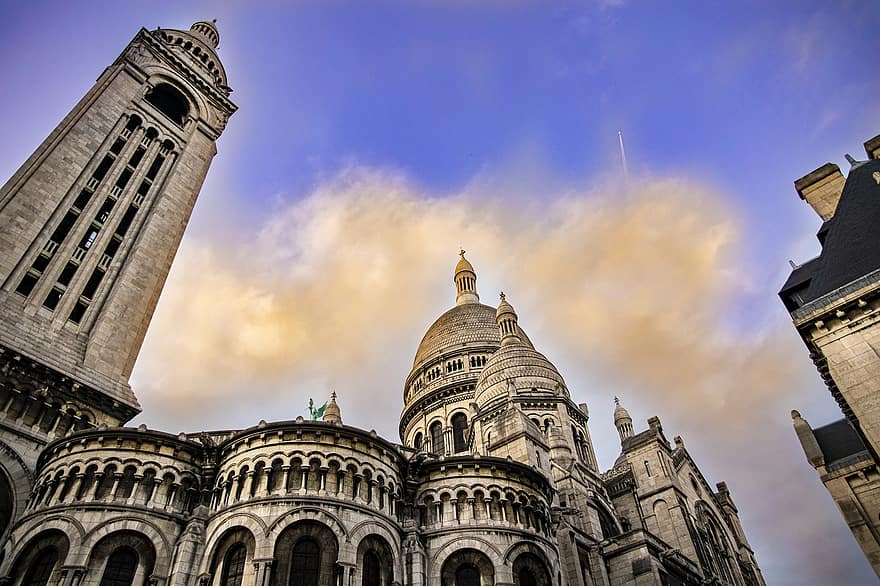 vương cung thánh đường, tượng đài, Paris