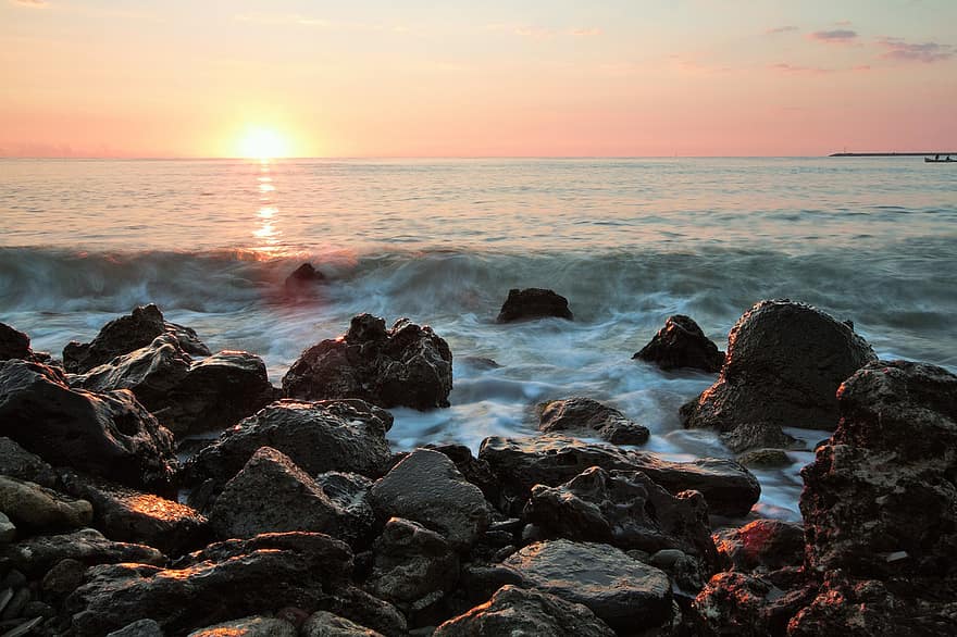 日の出、海、岩、海岸、岸、石、波、地平線、太陽、日光、反射
