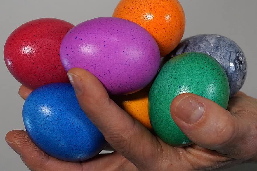 Pasqua, ous, mà, grapat, ous de colors, colorit, ous de pasqua, celebració