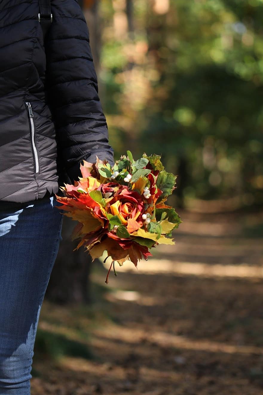 bouquet, autumn, maple leaves