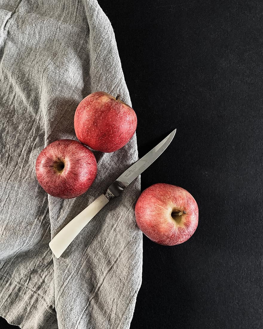 almák, gyümölcsök, kés, piros alma, élelmiszer, falatozás, érett, tápláló, egészséges, organikus, finom