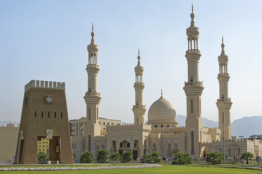 u a e, Fujaira, Dibba, kaupunki, sheikh zayed moskeija, moskeija, minareetteja, kellotorni