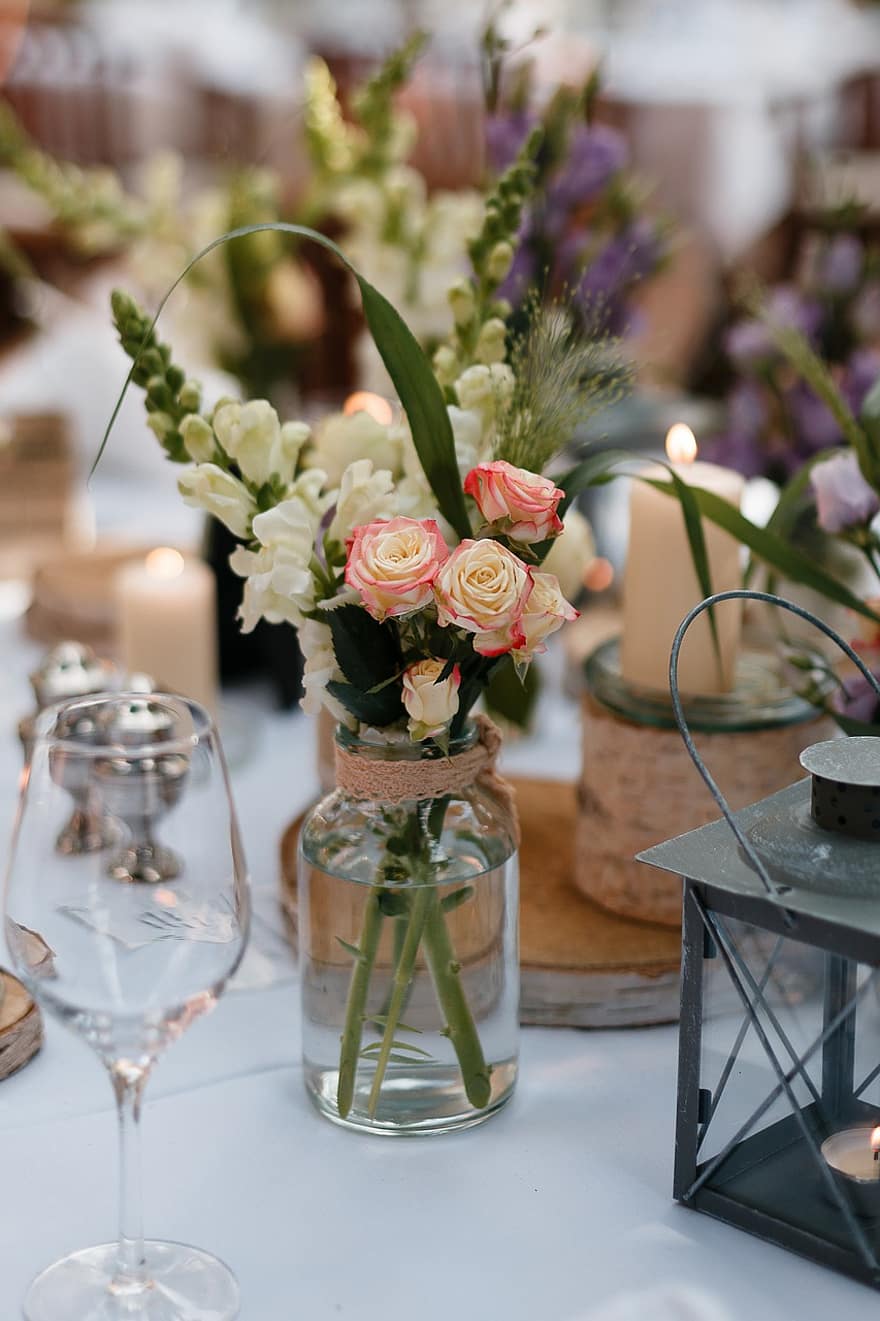 bord dekorasjoner, bryllup, blomster, hage fest, bryllupsfesten, feiring, restaurant, dekke, romantisk