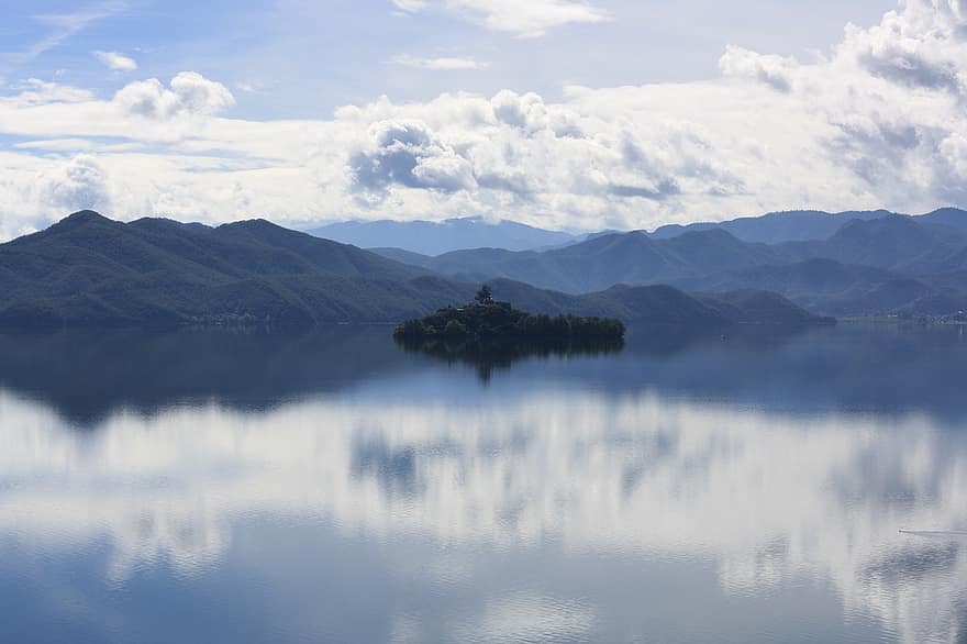 منظر طبيعى ، بحيرة ، خواطر ، طبيعة ، ماء ، الجبال ، المناظر الطبيعيه ، سحاب ، جزيرة ، بحيرة لوغو