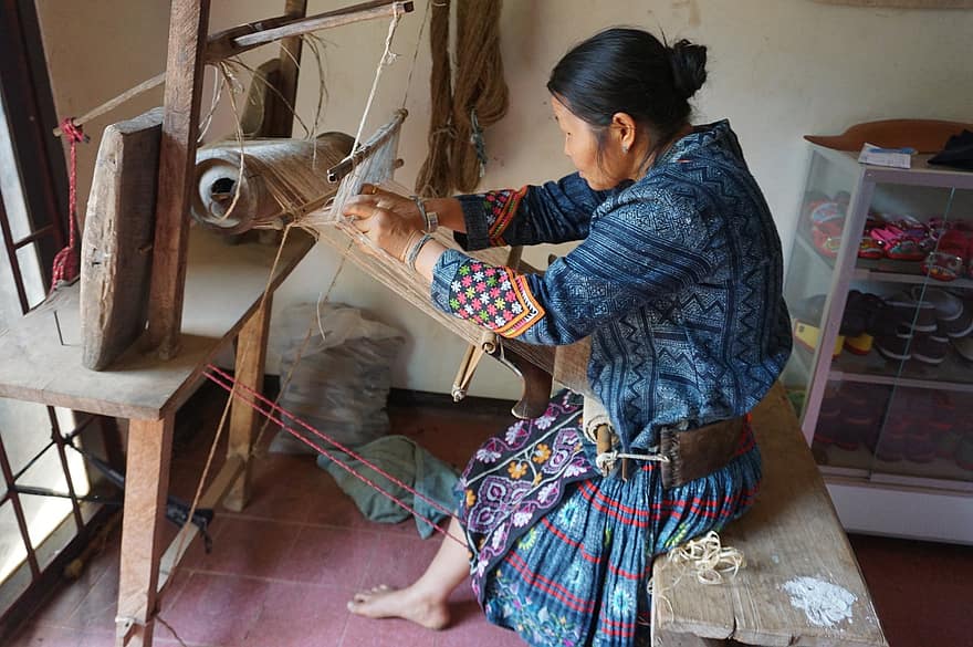 Thaimaa, kudonta, käsityöläinen, hmong, käsintehdyt, tekstiili, hamppu, Chiang Mai, naiset, yksi henkilö, työskentely
