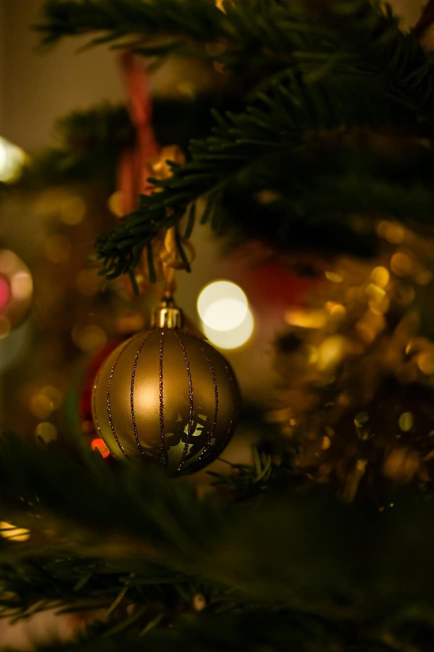 Bola navideña, árbol de Navidad, Navidad, adorno navideño, Decoración navideña, decoración navideña, ornamento, chuchería, decoración