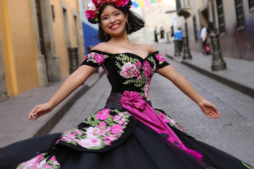 mergina, tradicinis kostiumas, Meksikos, šokis, laimingas, moteris, šypsena, suknelė, portretas, Meksika, guanajuato