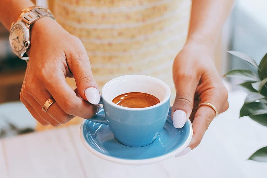 Kawa, Puchar, drink, ręce, trzymać, kobieta, napój, gorąca kawa, Espresso, spodek, śniadanie