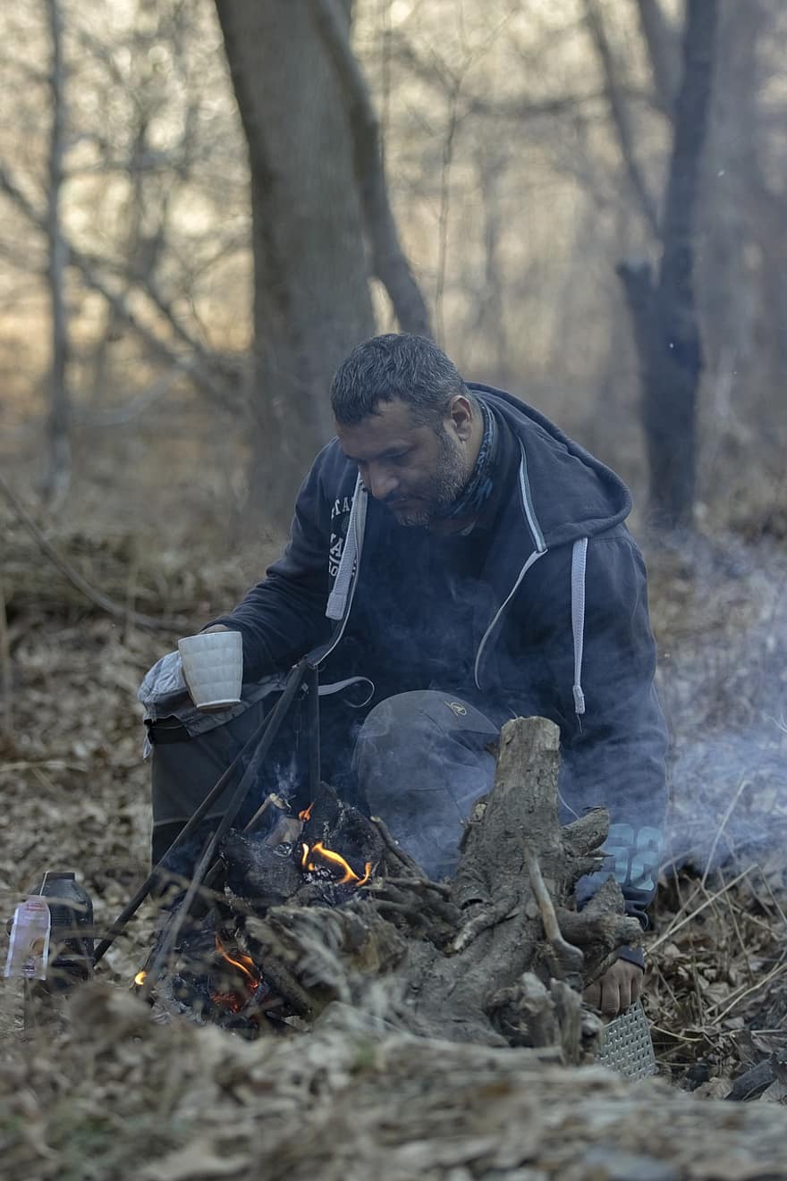 Iransk mann, bål, camping, Mann, skog, menn, flamme, Brann, naturlig fenomen, én person, voksen