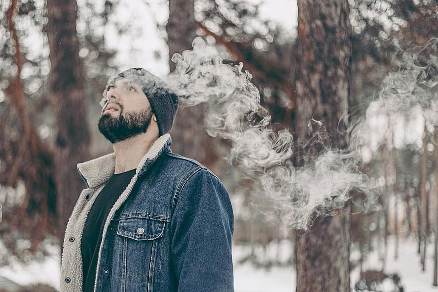cilvēks, portrets, mežs, ainavu, sniegs, smēķēšana, ziemā, smēķēt, vīriešiem, viens cilvēks, dzīvesveidu