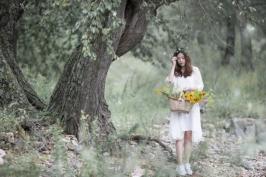moteris, miškas, gėlės, pobūdį, laukiniai augalai, balta suknelė
