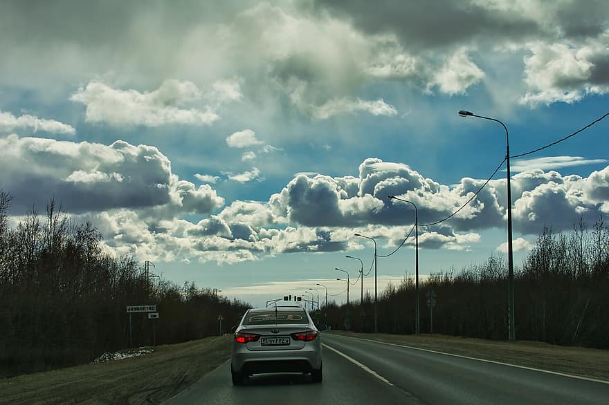 auto, valtatie, tie, Kia Rio, kuljetus, ajoneuvo, asfaltti, pilviä, jalkakäytävä, pilvi, taivas