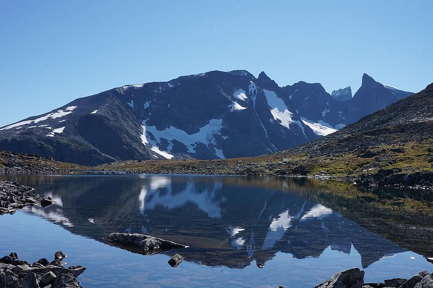 hegy, tó, hó, csúcs, szabadban, visszaverődés, A plébánia hegye, Soleibotntindane, Jotunheimen, Dyrhaugsrygen, Hurrungane