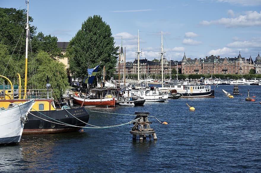 港、ストックホルム、スウェーデン、航海船、水、夏、旅行、商業ドック、交通手段、ヨット、青