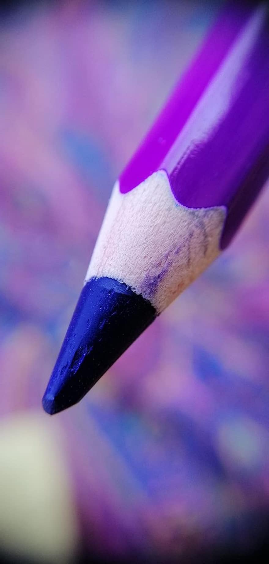 ดินสอสี, ดินสอสีม่วง, ดินสอสีสีม่วง, ม่วง, ศิลปะและงานฝีมือ, อุปกรณ์ศิลปะ, วัสดุสี, การระบายสี, การถ่ายภาพมาโคร, โบเก้